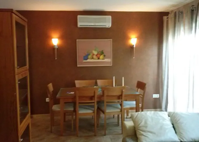 Atico Con Piscina Privada En El Corazon De Nerja!